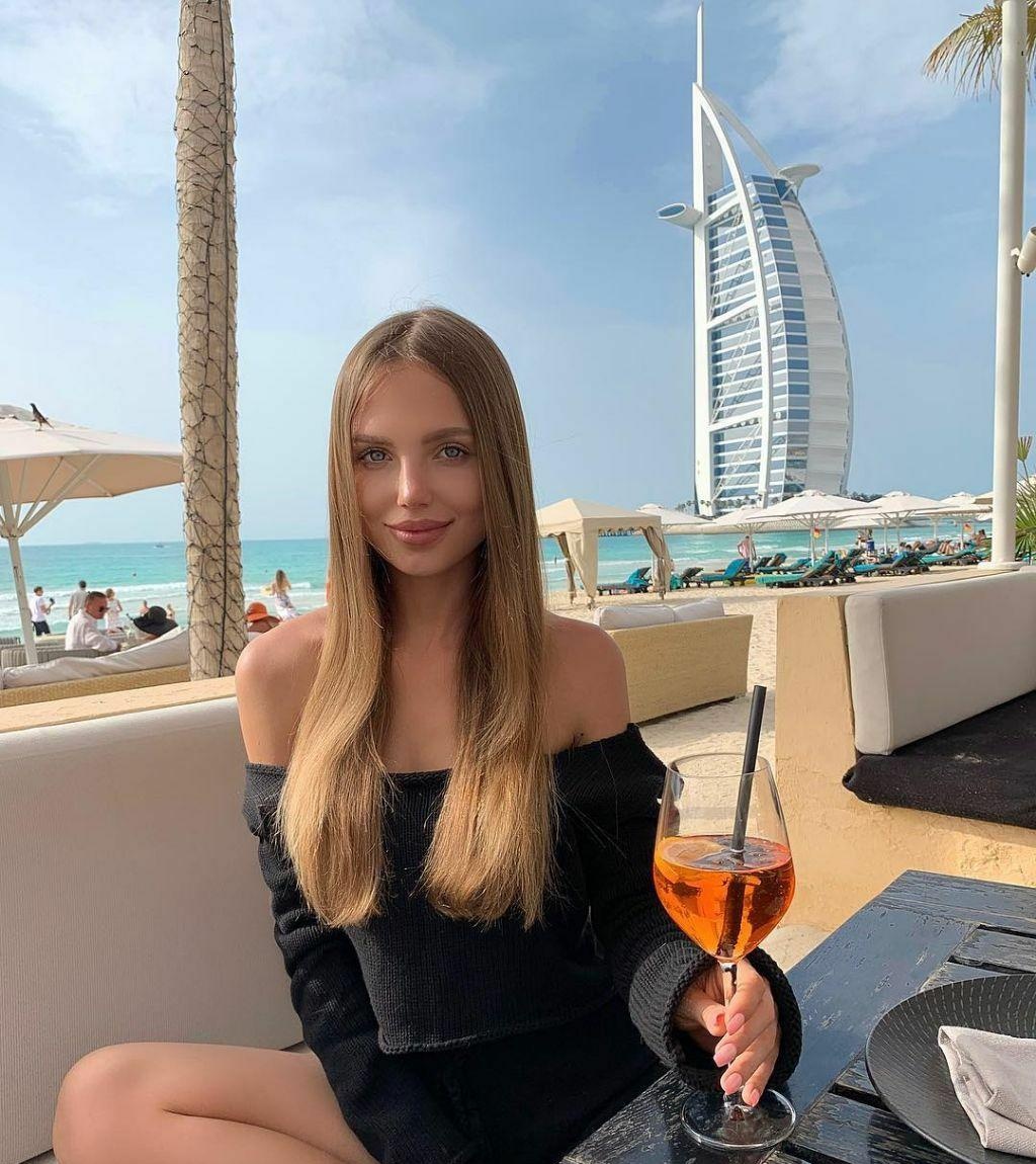 Софья привлекальеная девушка из Суровикино цена от 3000 руб