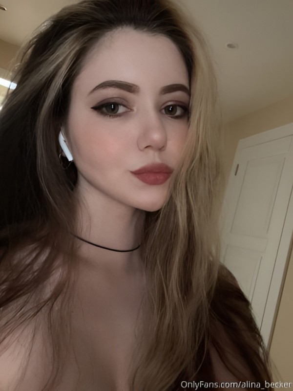 Света привлекательная девушка из Суровикино цена от 2500 руб