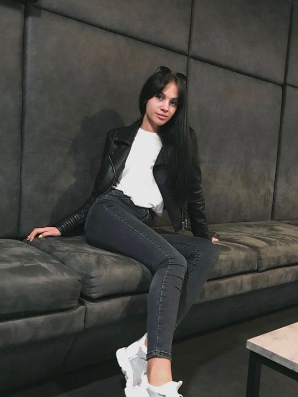 🎥 Света привлекательная девушка из Суровикино цена от 4000 руб